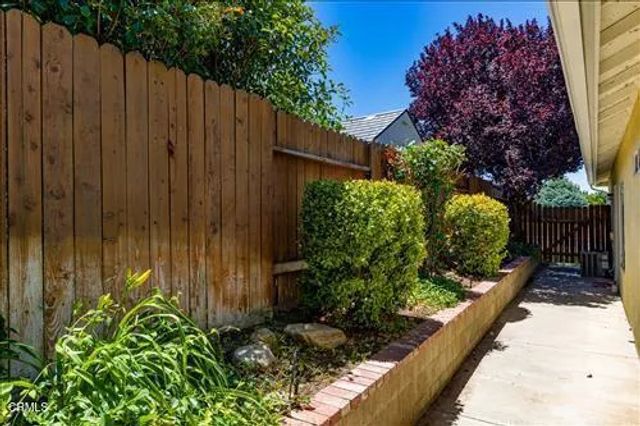 1300 Scarlet Oak Drive, Tehachapi, CA 93561