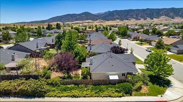 1300 Scarlet Oak Drive, Tehachapi, CA 93561
