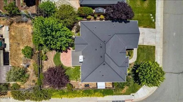 1300 Scarlet Oak Drive, Tehachapi, CA 93561