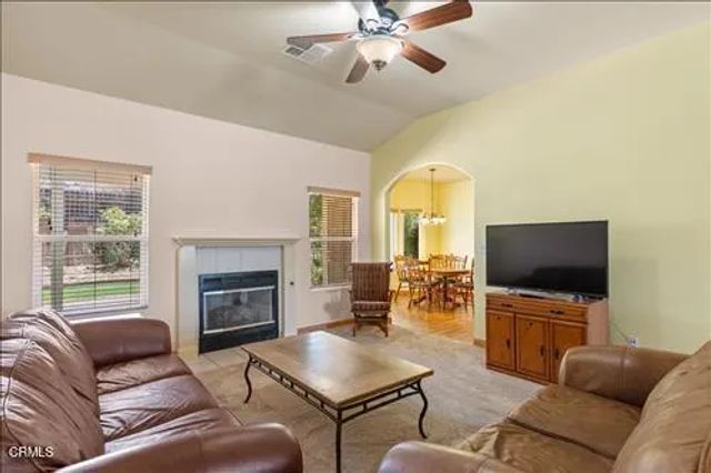 1300 Scarlet Oak Drive, Tehachapi, CA 93561