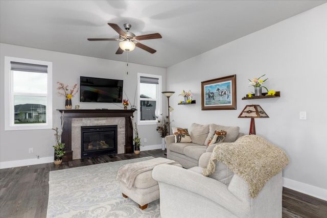 300 NW 1st Street, Waukee, IA 50263