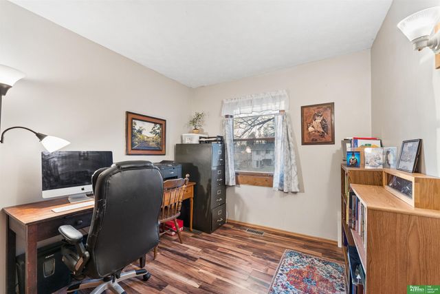 7305 S 78 Street, La Vista, NE 68128