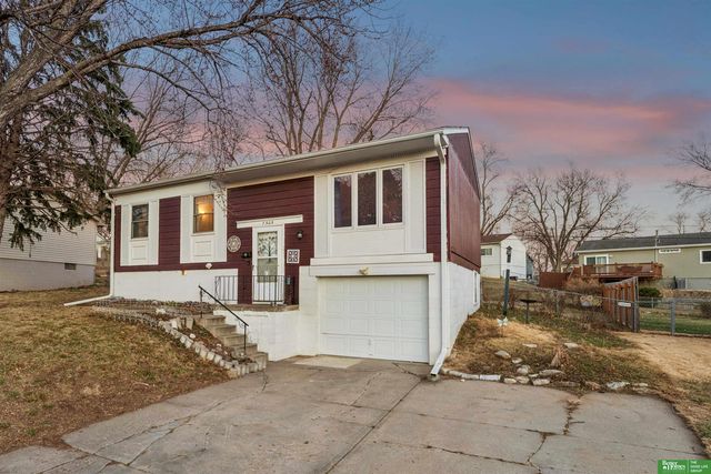 7305 S 78 Street, La Vista, NE 68128