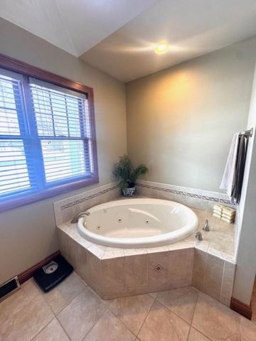 3365 NELSON ROAD, Oshkosh, WI 54904