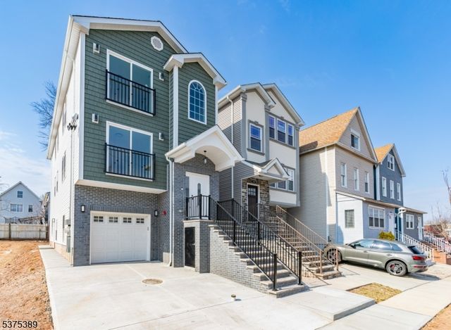 162 Smith St, Elizabeth City, NJ 07201