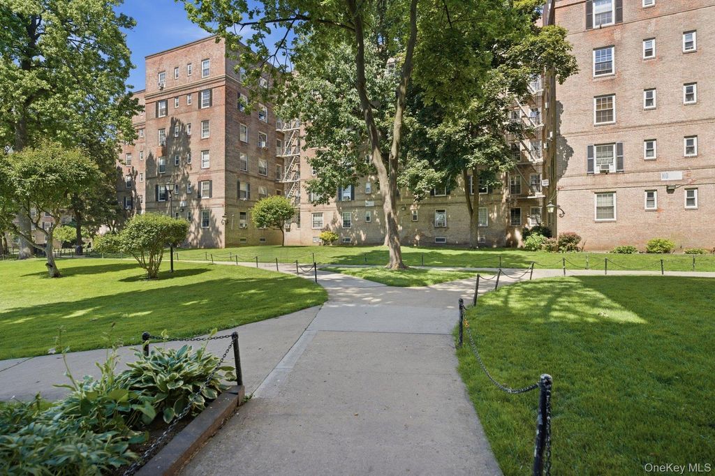 51-42 30th Avenue 3L, Woodside, NY 11377