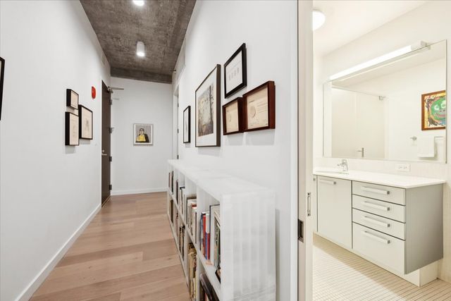 550 N Saint Clair Street 1508, Chicago, IL 60611