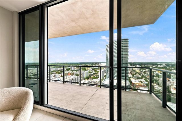 275 1ST AVENUE S 3308, St Petersburg, FL 33701