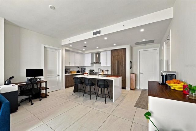 275 1ST AVENUE S 3308, St Petersburg, FL 33701