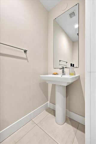 275 1ST AVENUE S 3308, St Petersburg, FL 33701