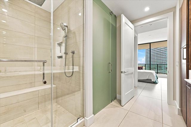 275 1ST AVENUE S 3308, St Petersburg, FL 33701