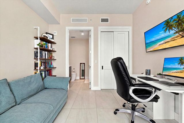 275 1ST AVENUE S 3308, St Petersburg, FL 33701