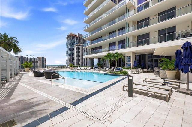 275 1ST AVENUE S 3308, St Petersburg, FL 33701