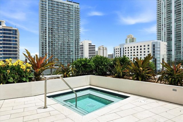 275 1ST AVENUE S 3308, St Petersburg, FL 33701