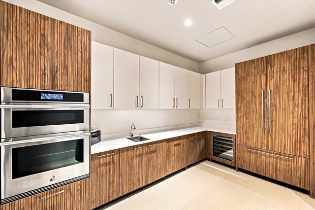 275 1ST AVENUE S 3308, St Petersburg, FL 33701