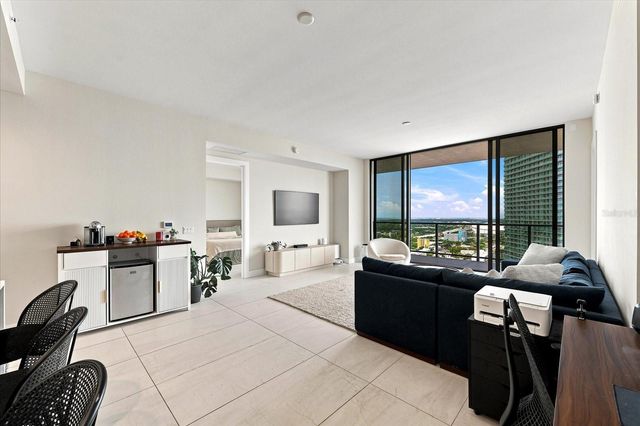 275 1ST AVENUE S 3308, St Petersburg, FL 33701