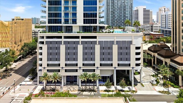 275 1ST AVENUE S 3308, St Petersburg, FL 33701