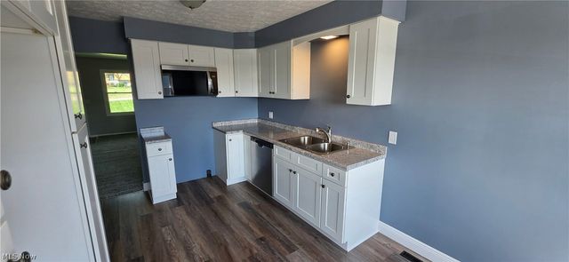 1640-1642 Cedarcrest Avenue SW, Massillon, OH 44646