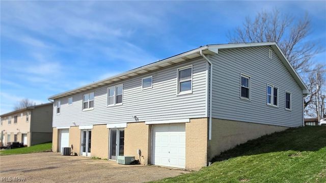 1640-1642 Cedarcrest Avenue SW, Massillon, OH 44646