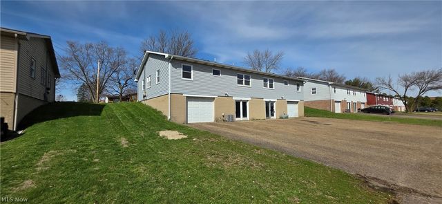 1640-1642 Cedarcrest Avenue SW, Massillon, OH 44646