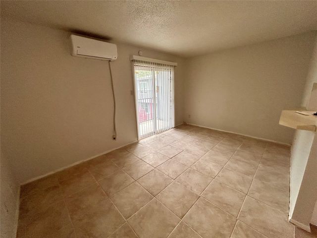 901 E 40th ST 304, Austin, TX 78751