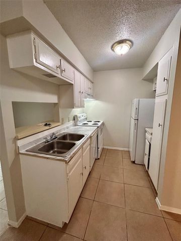 901 E 40th ST 304, Austin, TX 78751