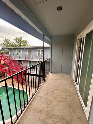 901 E 40th ST 304, Austin, TX 78751