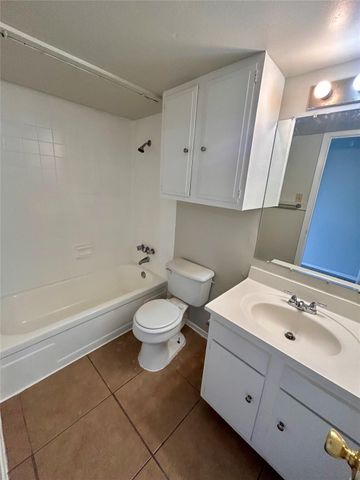 901 E 40th ST 304, Austin, TX 78751