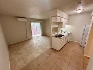 901 E 40th ST 304, Austin, TX 78751