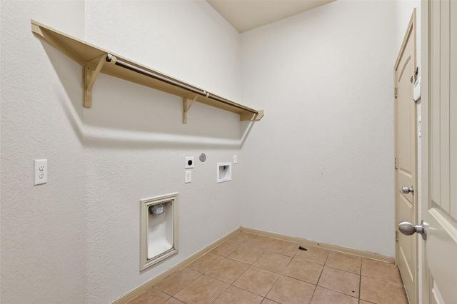 5950 Carpenters Hollow Court, Houston, TX 77049