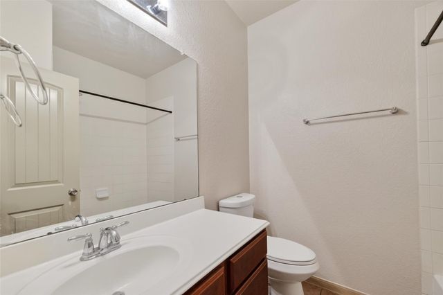 5950 Carpenters Hollow Court, Houston, TX 77049