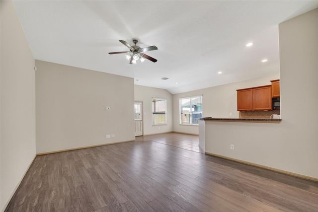 5950 Carpenters Hollow Court, Houston, TX 77049