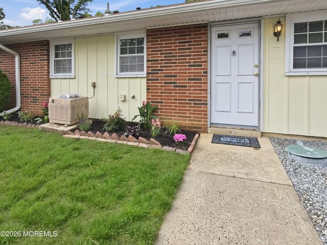 151B Buckingham Drive, Lakewood, NJ 08701
