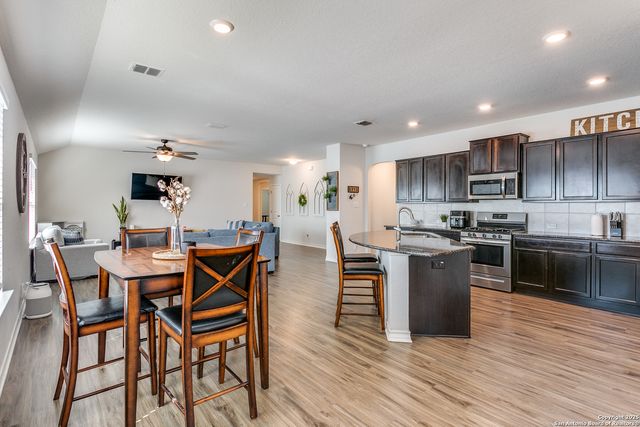 13323 Spike Rush, San Antonio, TX 78254