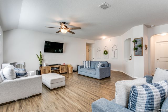 13323 Spike Rush, San Antonio, TX 78254