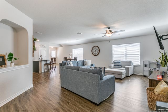 13323 Spike Rush, San Antonio, TX 78254