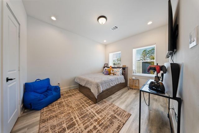 1102 Paul Quinn Street G, Houston, TX 77091