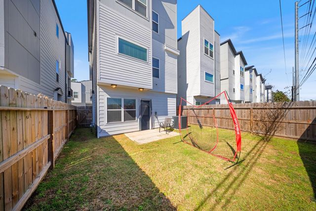 1102 Paul Quinn Street G, Houston, TX 77091