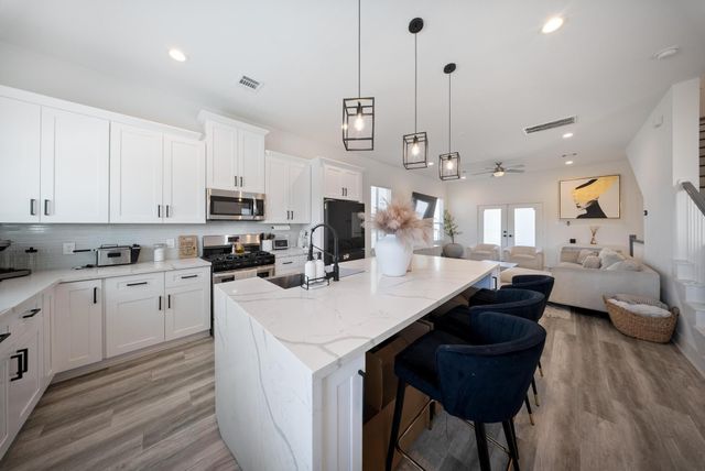 1102 Paul Quinn Street G, Houston, TX 77091