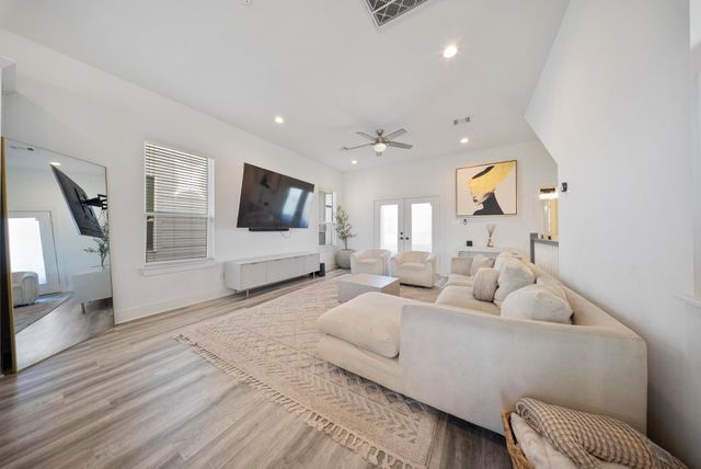 1102 Paul Quinn Street G, Houston, TX 77091