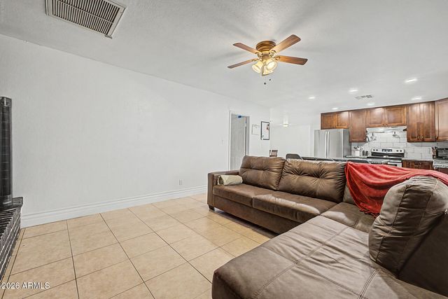 701 W LOS LAGOS VISTA Avenue, Mesa, AZ 85210