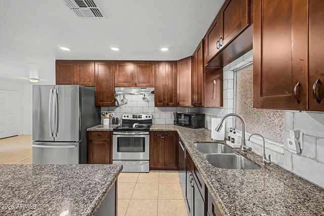 701 W LOS LAGOS VISTA Avenue, Mesa, AZ 85210