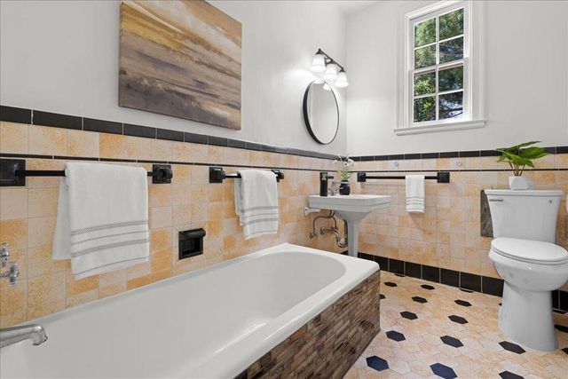 212 Eaton Road 22, San Mateo, CA 94402
