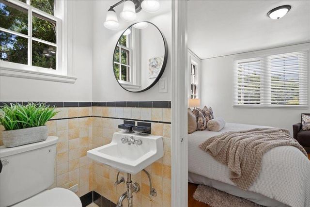 212 Eaton Road 22, San Mateo, CA 94402