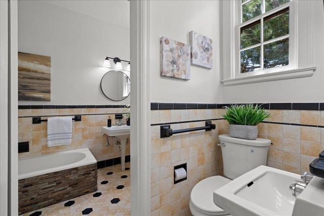 212 Eaton Road 22, San Mateo, CA 94402