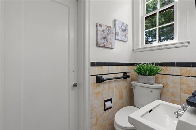 212 Eaton Road 22, San Mateo, CA 94402