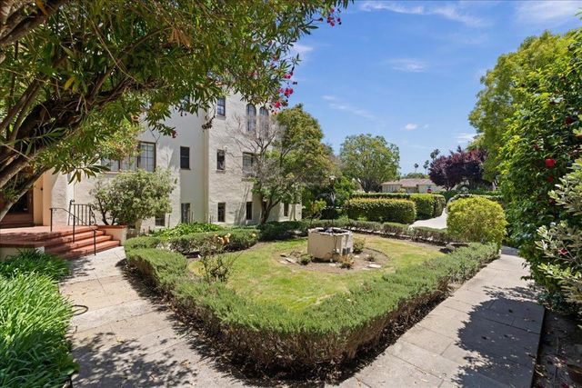 212 Eaton Road 22, San Mateo, CA 94402