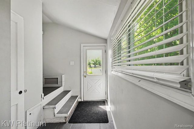 47611 Burton Drive, Shelby Twp, MI 48317