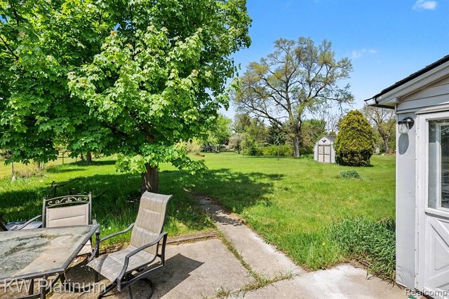 47611 Burton Drive, Shelby Twp, MI 48317