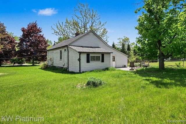 47611 Burton Drive, Shelby Twp, MI 48317